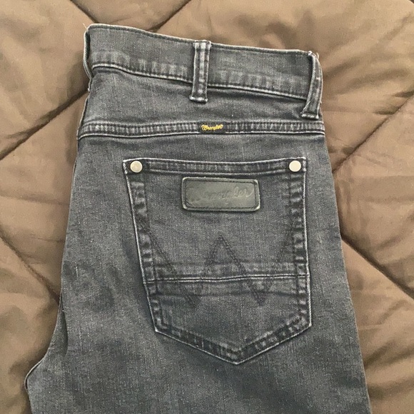 Wrangler 32x34 Black Jeans - Picture 2 of 2